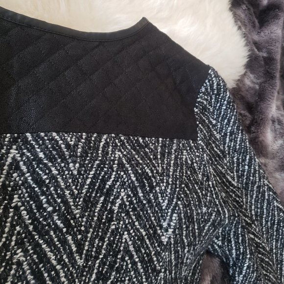 Tweed Moto Blazer with Quilted Faux Leather Detail - Sz M - Picture 8 of 12